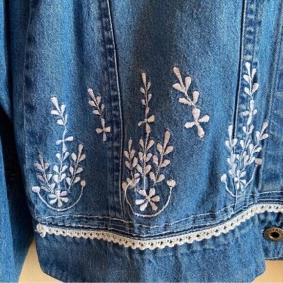 Vintage Agapo Denim Jacket Woman Small 100% Cotton Floral Embroidery Coquette - Picture 7 of 11